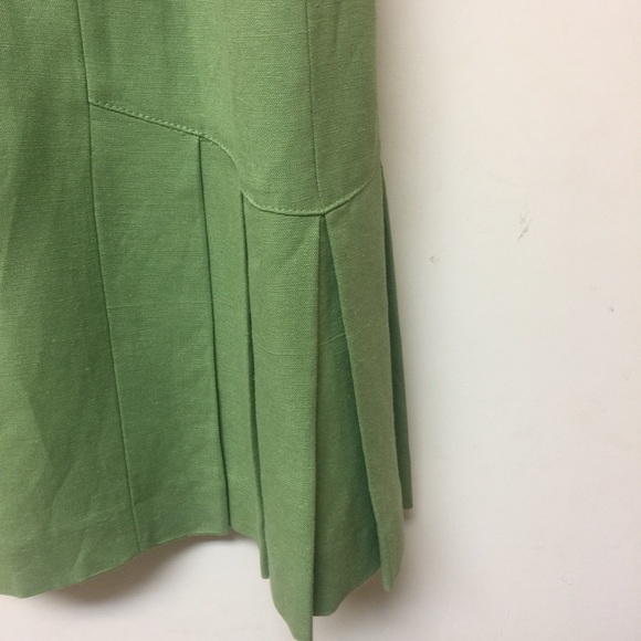 Beautiful classic jade suit. Linen/rayon mix. - Picture 5 of 8